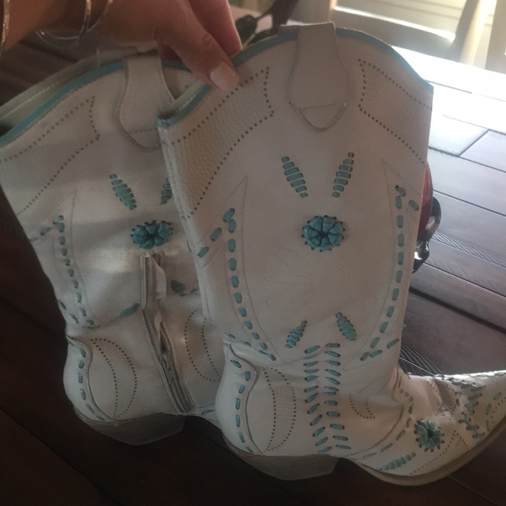 COPY - A Beautiful western boots